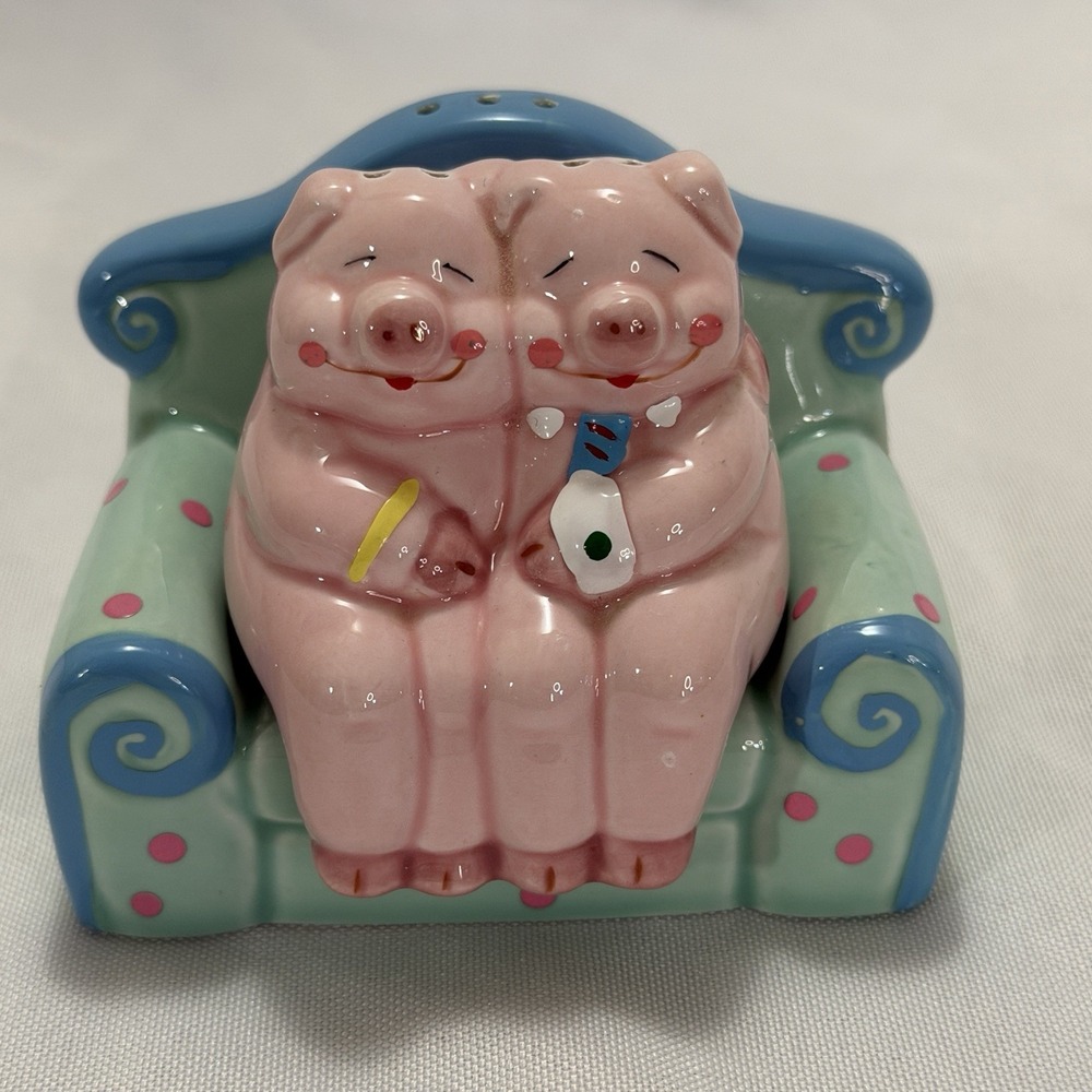 Russ Pig Salt & Pepper Shakers Couch Set Vintage Style Cute Kitchen Decor #15650